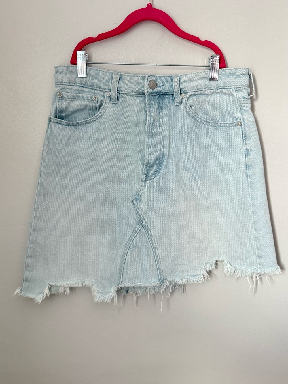 Free People We The Free Denim Going Rogue Mini Skirt Distressed Size 27